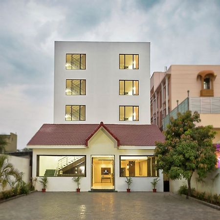 Hotel Shirdi Sai Wada Екстер'єр фото