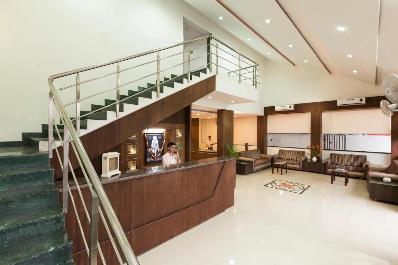 Hotel Shirdi Sai Wada Екстер'єр фото