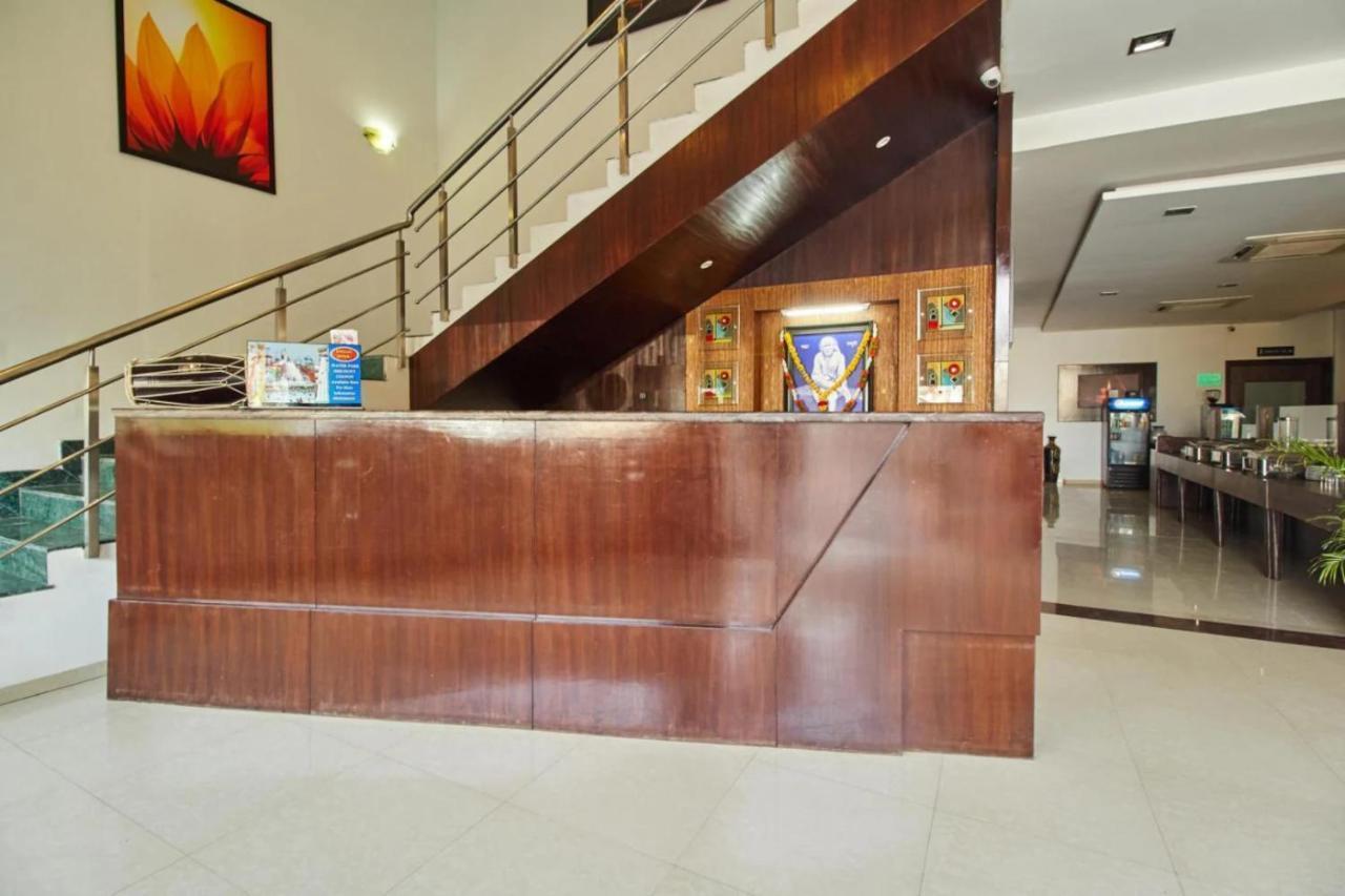 Hotel Shirdi Sai Wada Екстер'єр фото