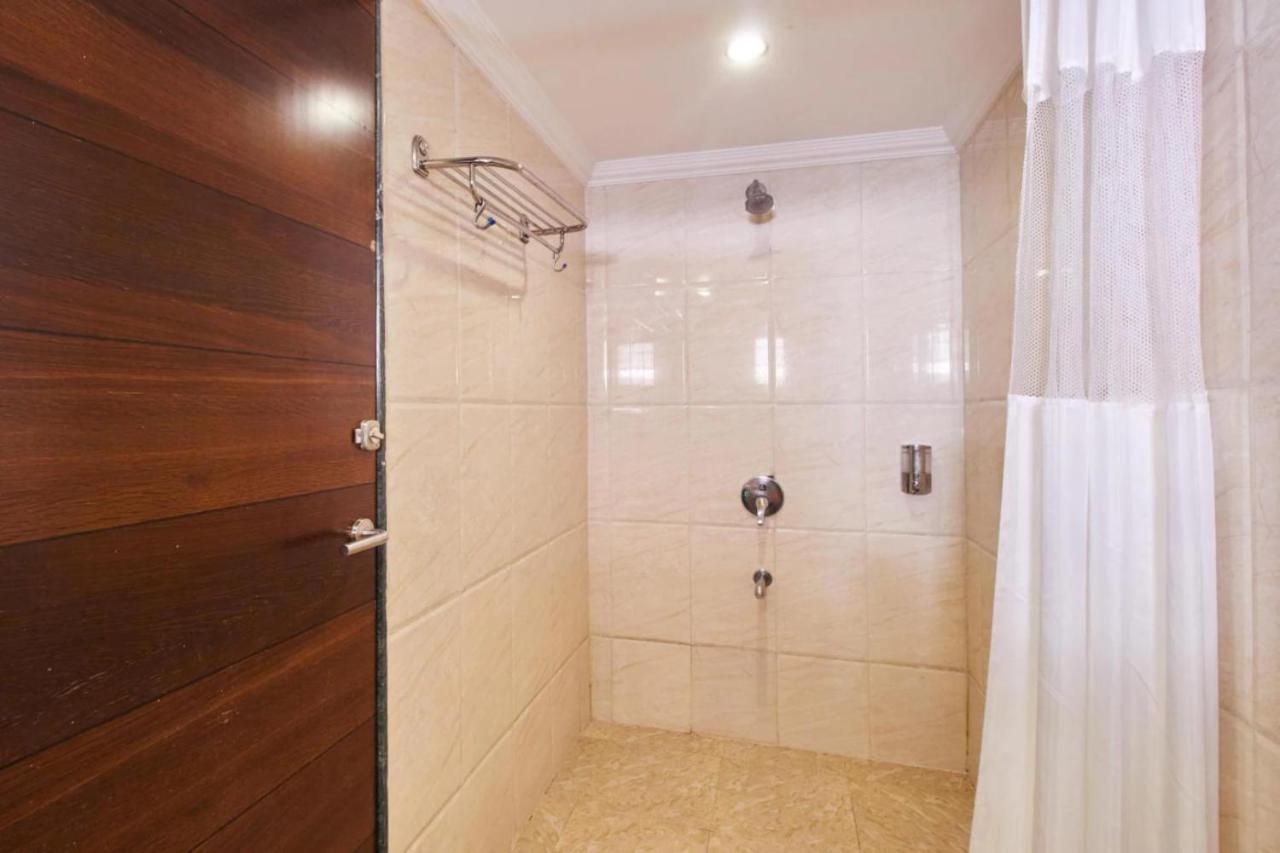 Hotel Shirdi Sai Wada Екстер'єр фото