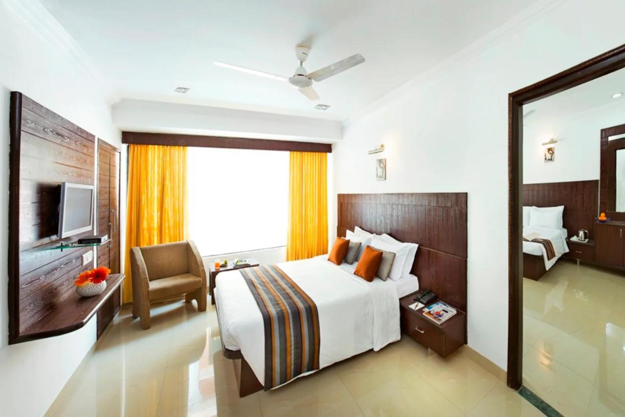 Hotel Shirdi Sai Wada Екстер'єр фото