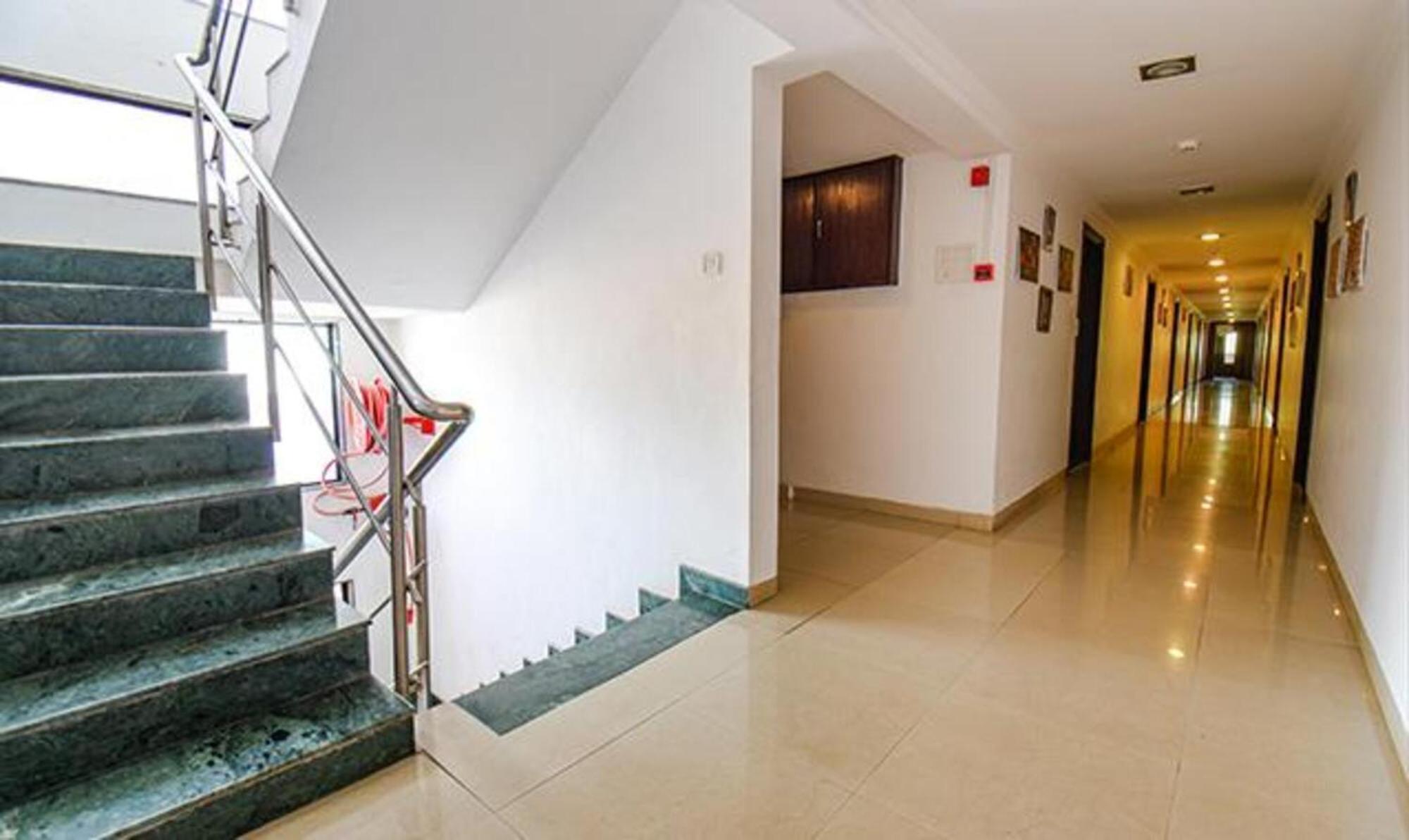 Hotel Shirdi Sai Wada Екстер'єр фото