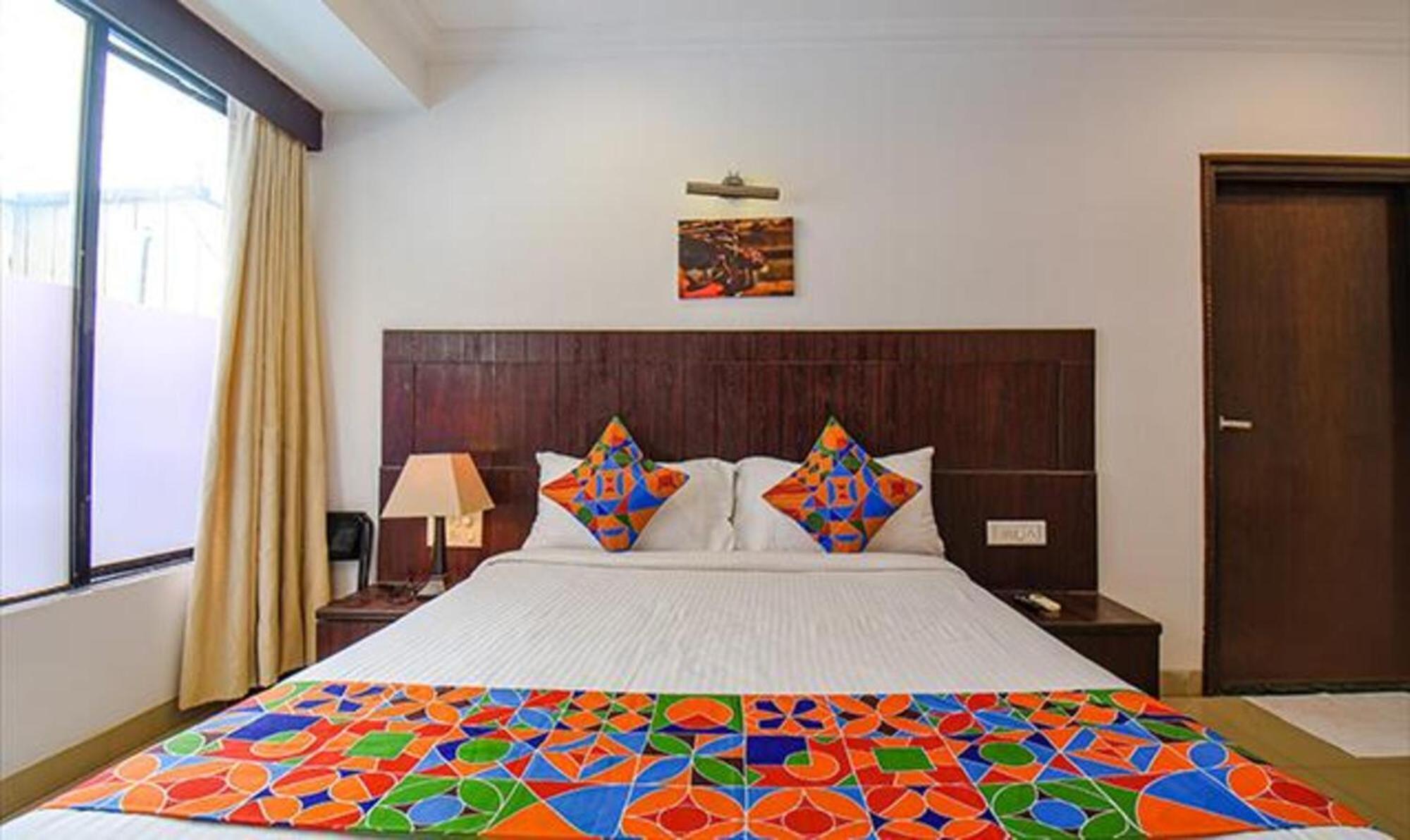 Hotel Shirdi Sai Wada Екстер'єр фото