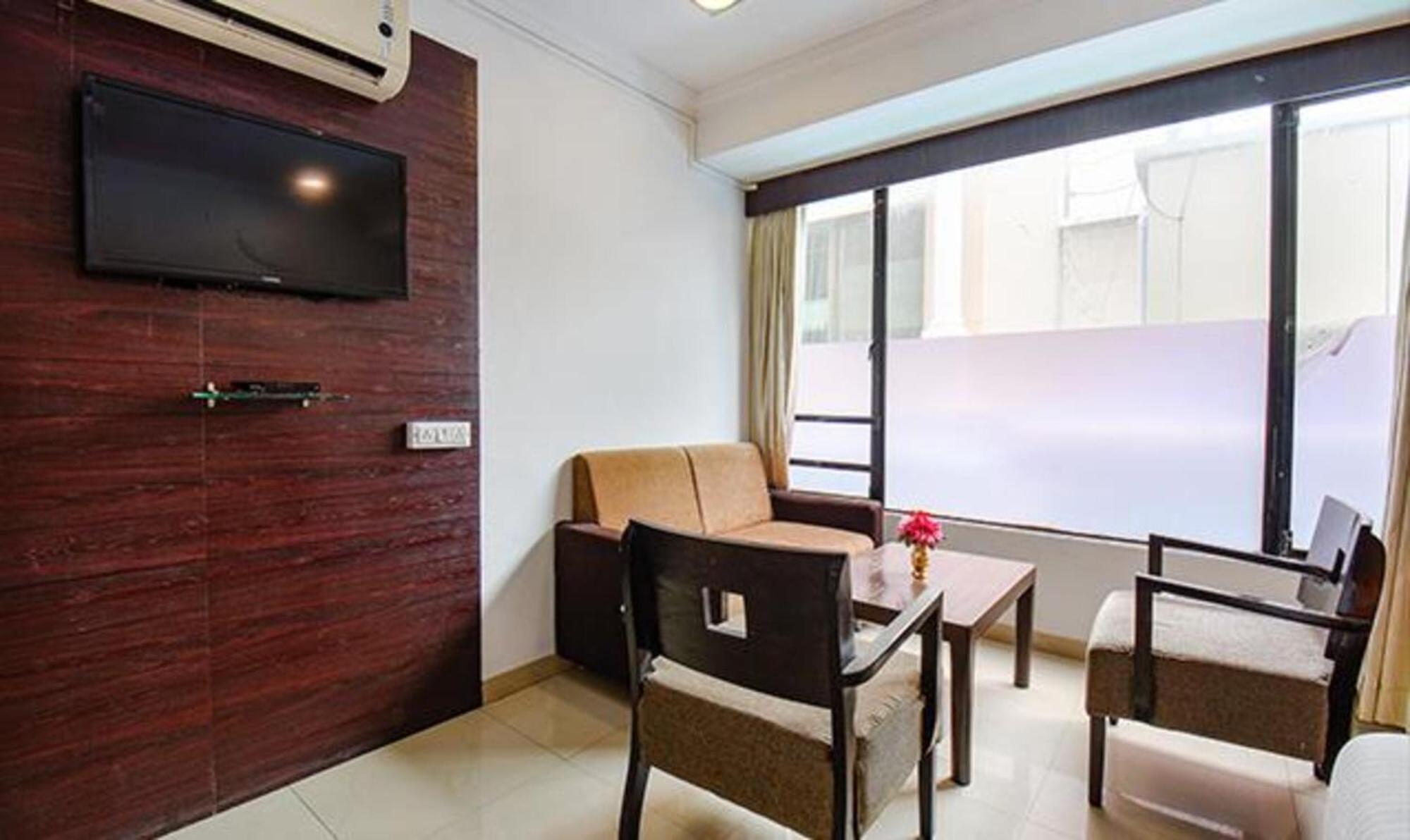 Hotel Shirdi Sai Wada Екстер'єр фото