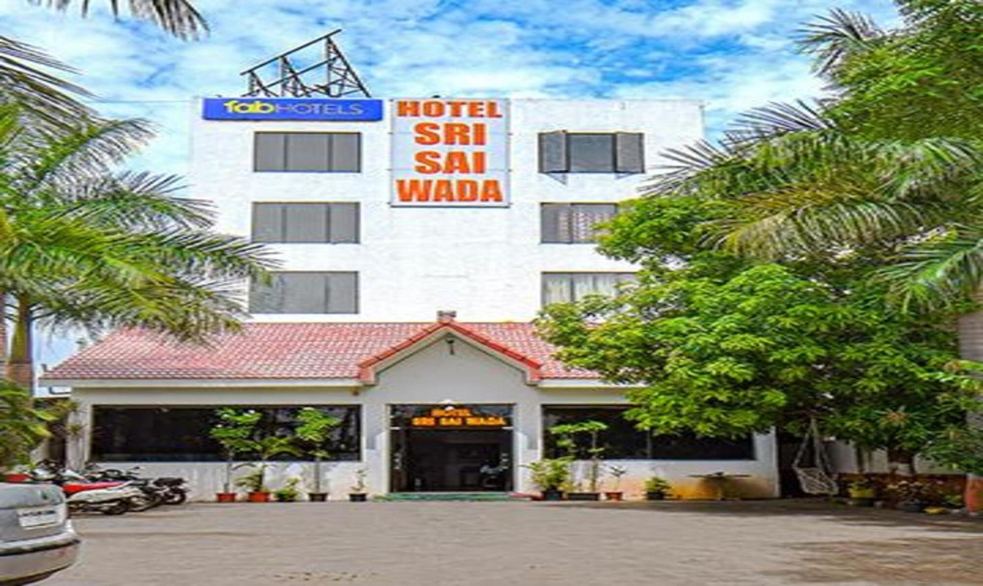 Hotel Shirdi Sai Wada Екстер'єр фото