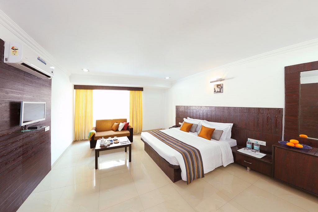 Hotel Shirdi Sai Wada Екстер'єр фото