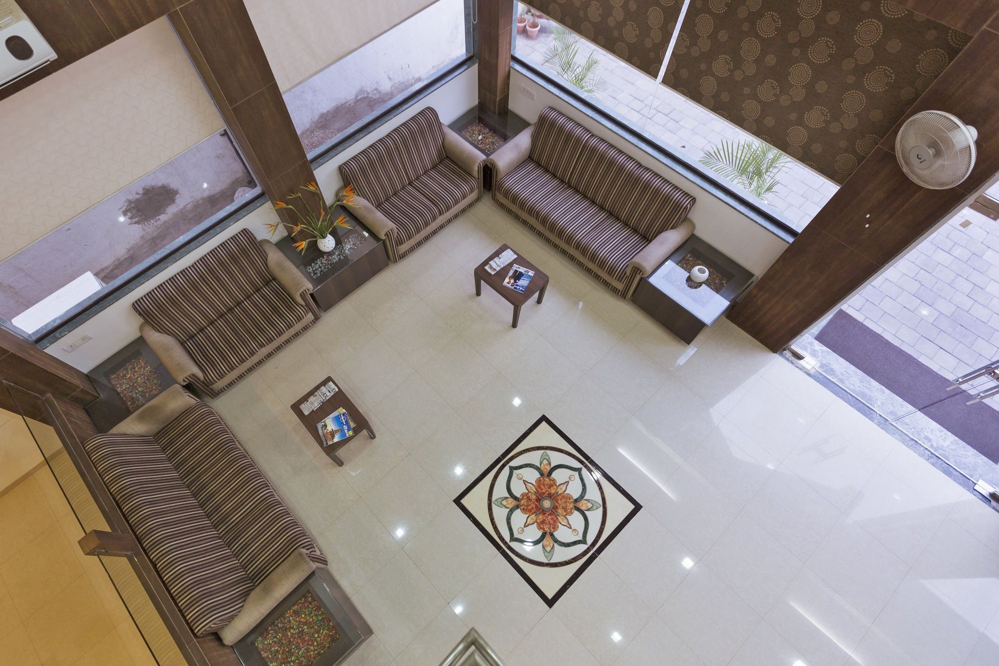 Hotel Shirdi Sai Wada Екстер'єр фото