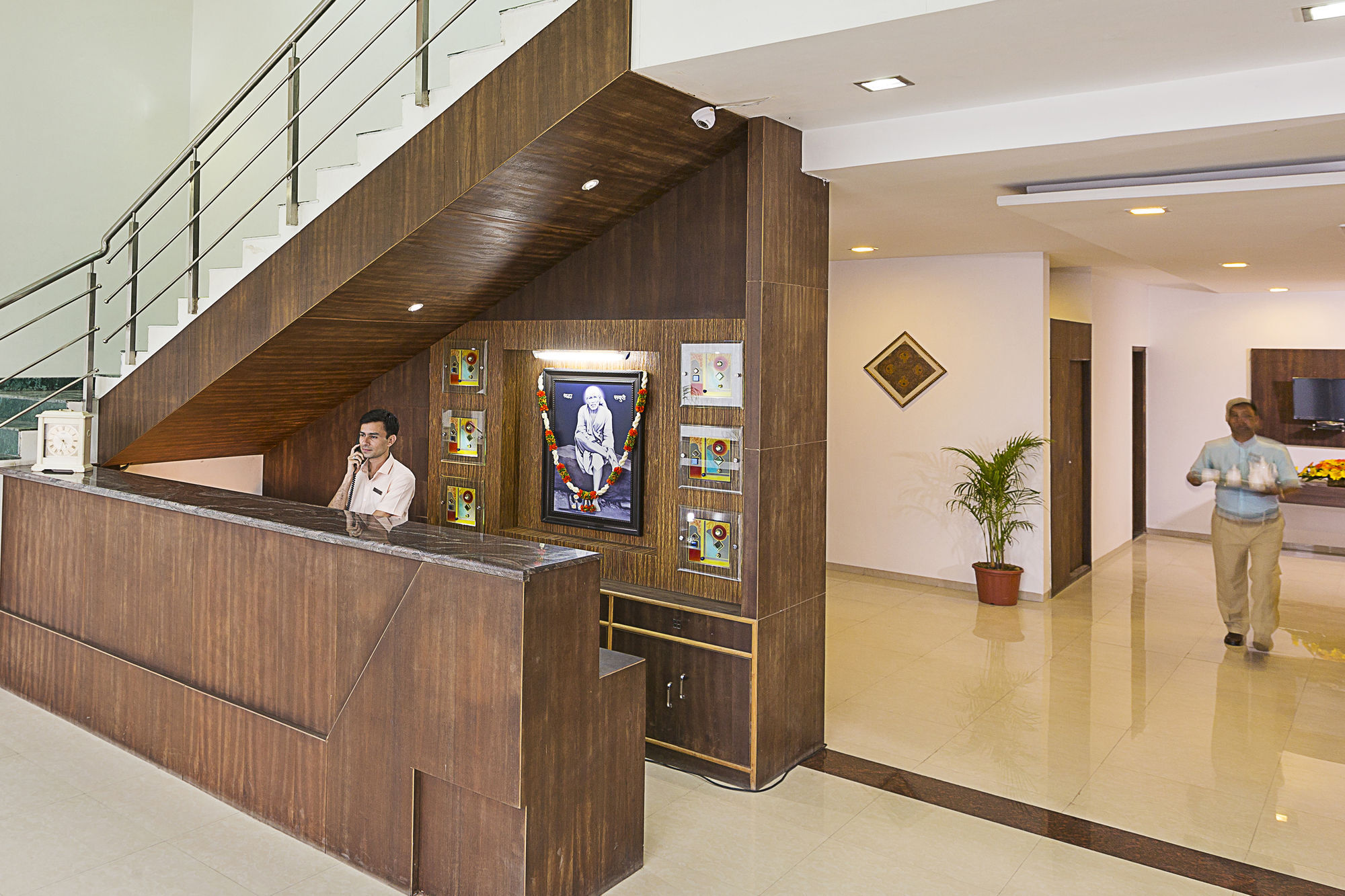 Hotel Shirdi Sai Wada Екстер'єр фото